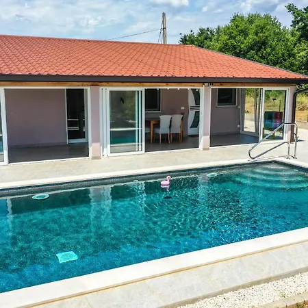 Gorgeous In Holiday home *